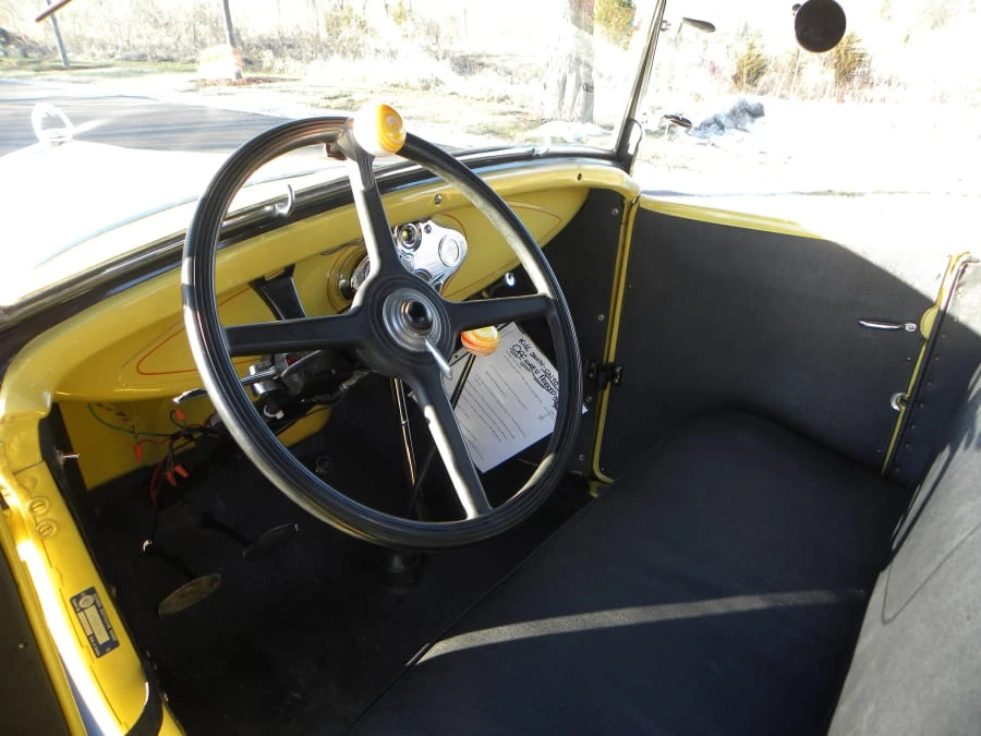 1931 Ford Model A Pickup & Model AA - Image 4 of 9