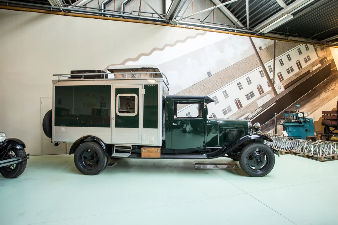 1931 Ford Model A Pickup & Model AA - Image 4 of 8