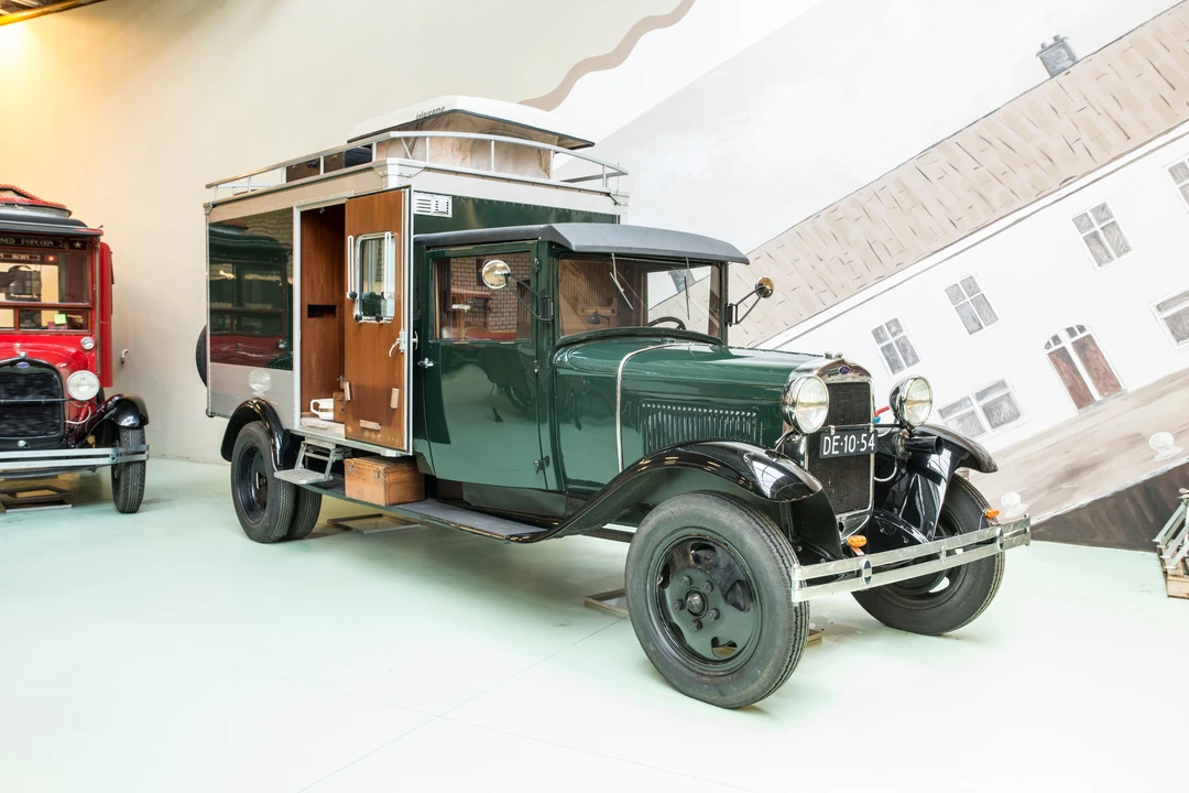 1931 Ford Model A Pickup & Model AA - Image 2 of 8