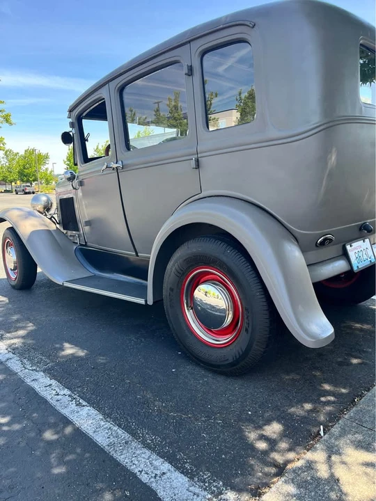 Ford Model A - Image 2 of 10
