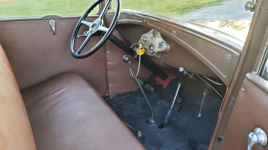 1931 Ford Model A Pickup & Model AA - Image 4 of 14