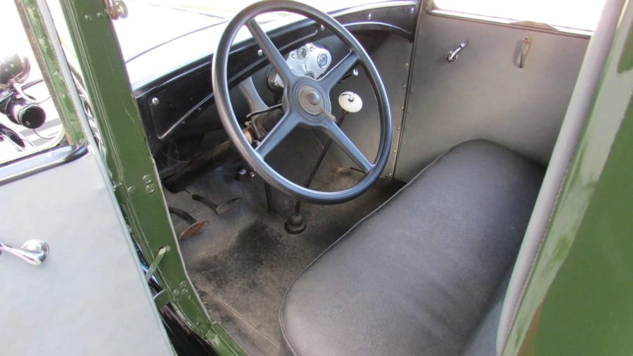1931 Ford Model A Pickup & Model AA - Image 4 of 10