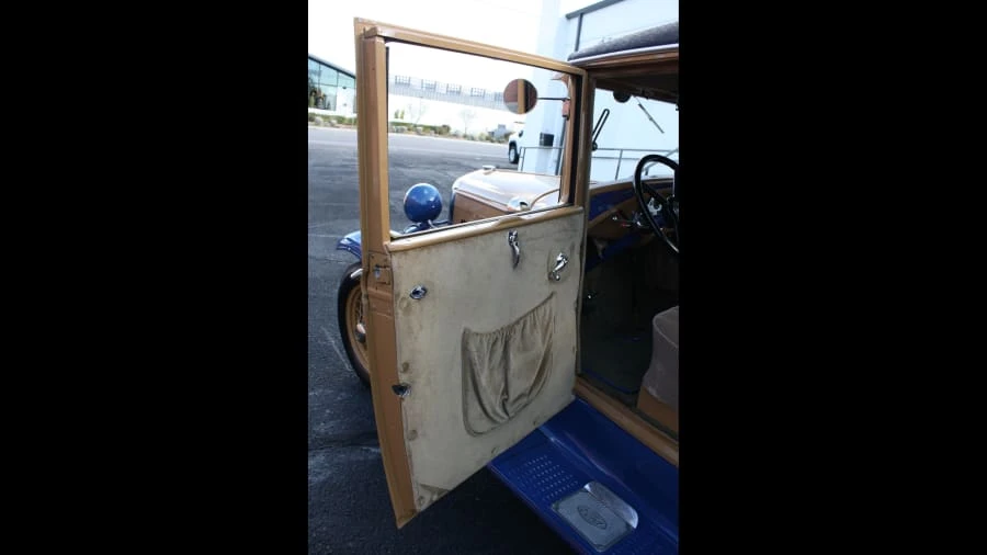 1931 Ford Model A Pickup & Model AA - Image 27 of 31