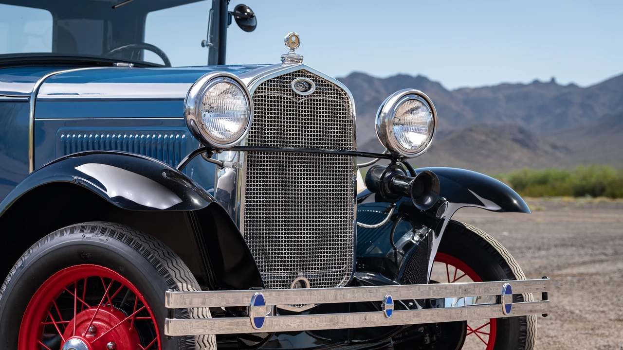 1931 Ford Model A Pickup & Model AA - Image 27 of 31