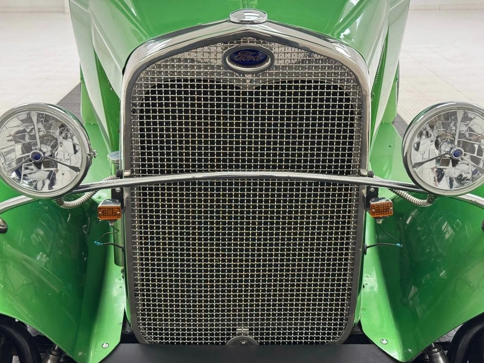 1931 Ford Model A Pickup & Model AA - Image 9 of 12
