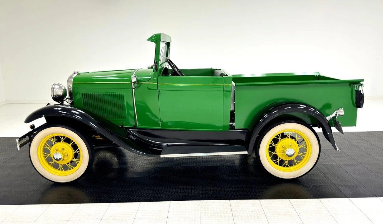 1931 Ford Model A Pickup & Model AA - Image 2 of 12