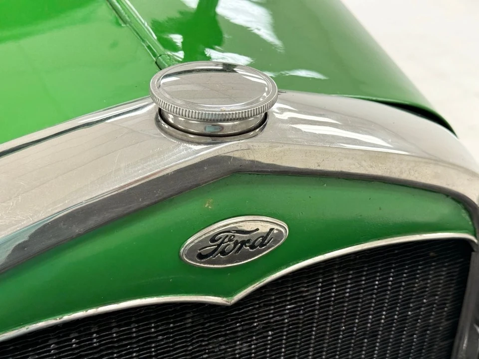 1931 Ford Model A Pickup & Model AA - Image 9 of 12