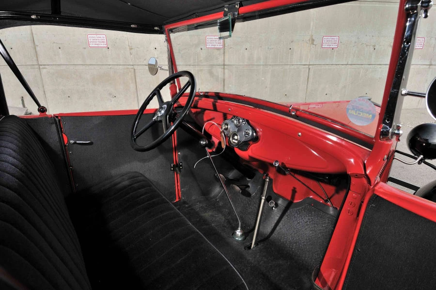 1931 Ford Model A Pickup & Model AA - Image 4 of 11