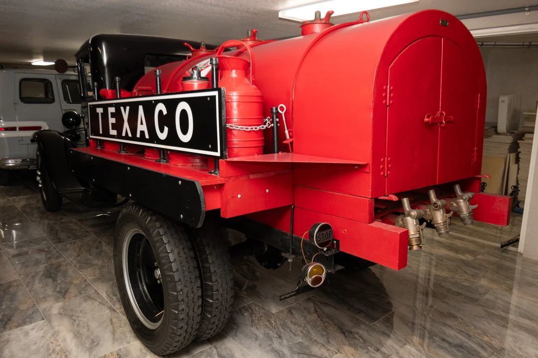 1931 Ford Model A Pickup & Model AA - Image 4 of 31