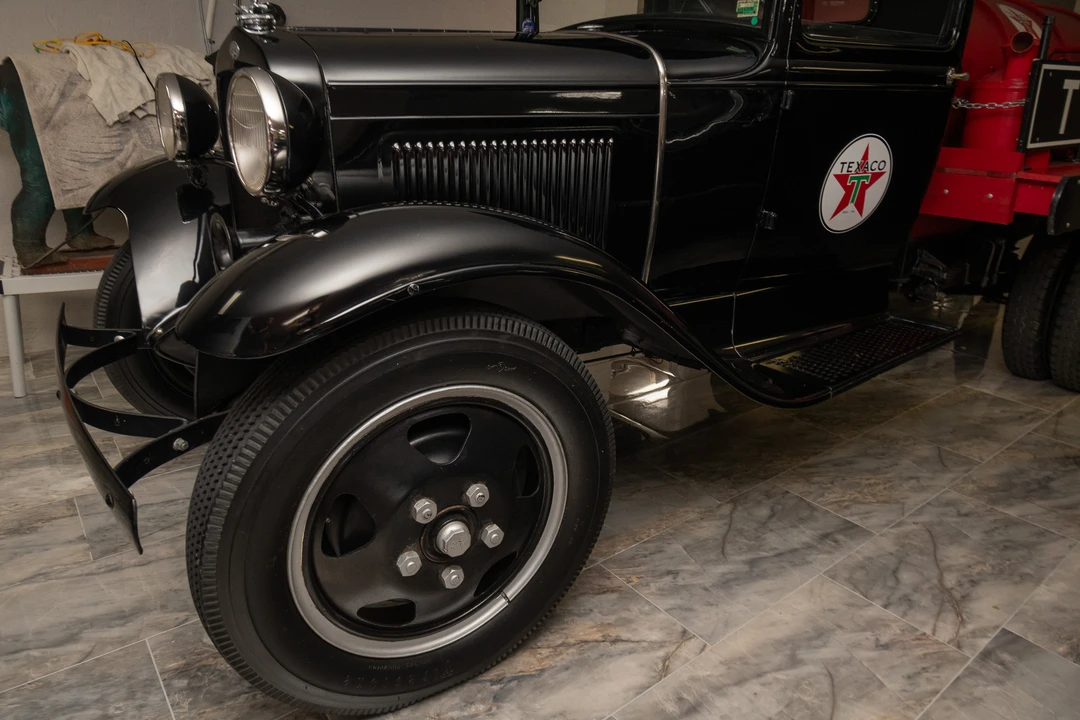 1931 Ford Model A Pickup & Model AA - Image 10 of 31
