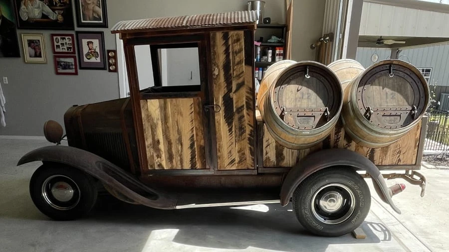 1931 Ford Model A Pickup & Model AA - Image 2 of 8