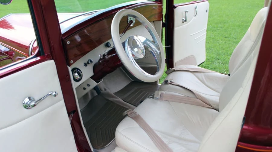 1931 Ford Model A Pickup & Model AA - Image 3 of 5