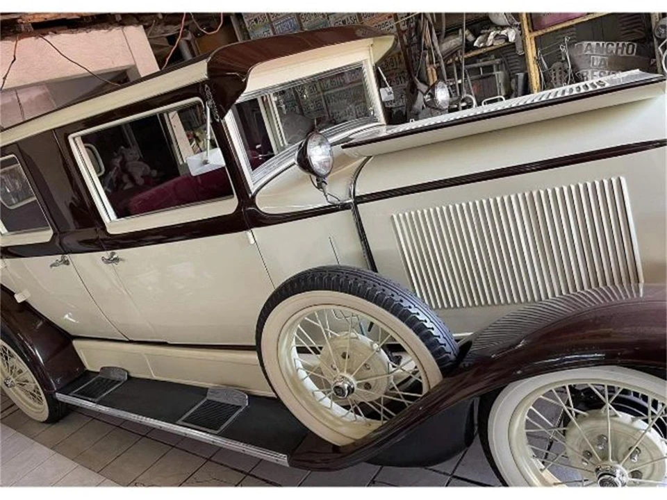 1931 LaSalle - Image 4 of 8