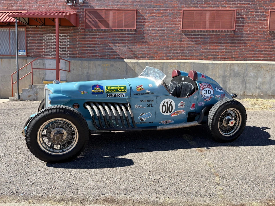 1932 Auburn Eight - Image 16 of 31