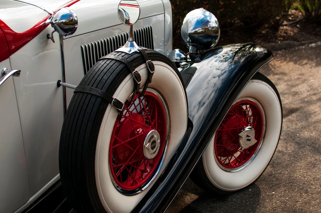 1932 Auburn Eight - Image 13 of 14