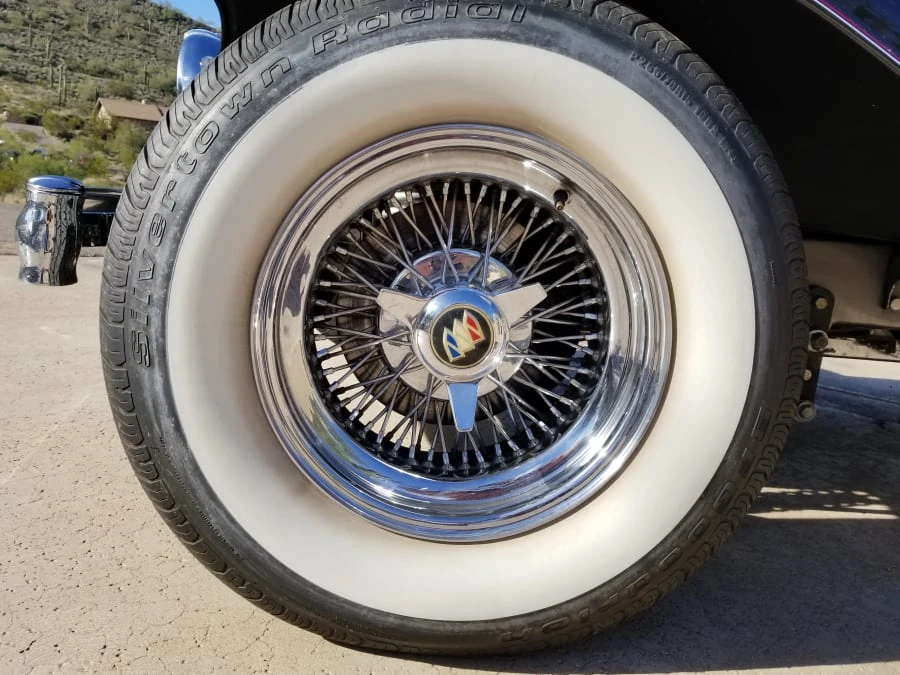 1932 Buick Roadmaster - Image 8 of 11