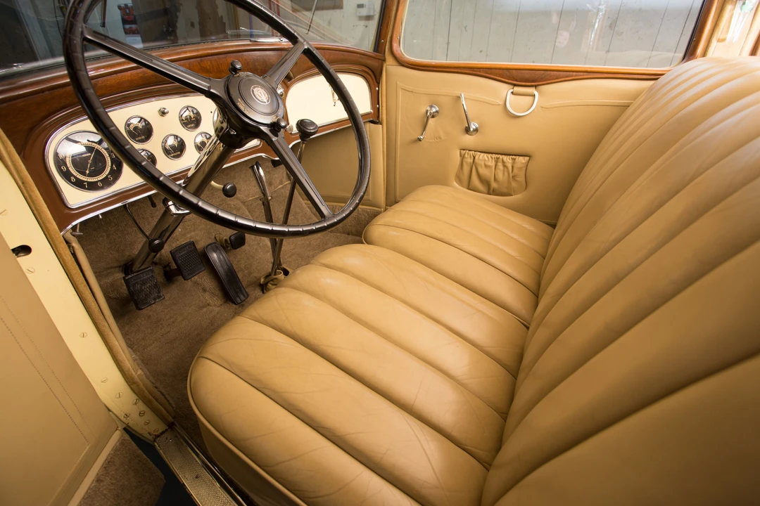 1932 Cadillac V-12 - Image 10 of 20