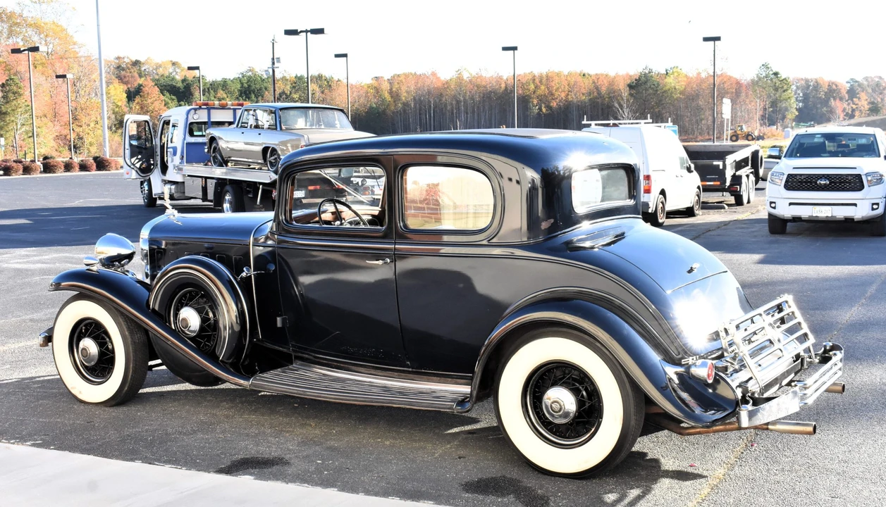 1932 Cadillac V-12 - Image 9 of 31