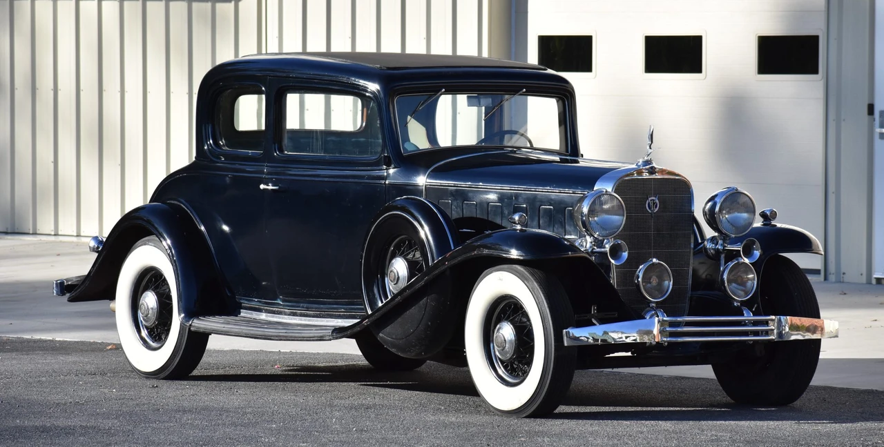 1932 Cadillac V-12 - Image 2 of 31