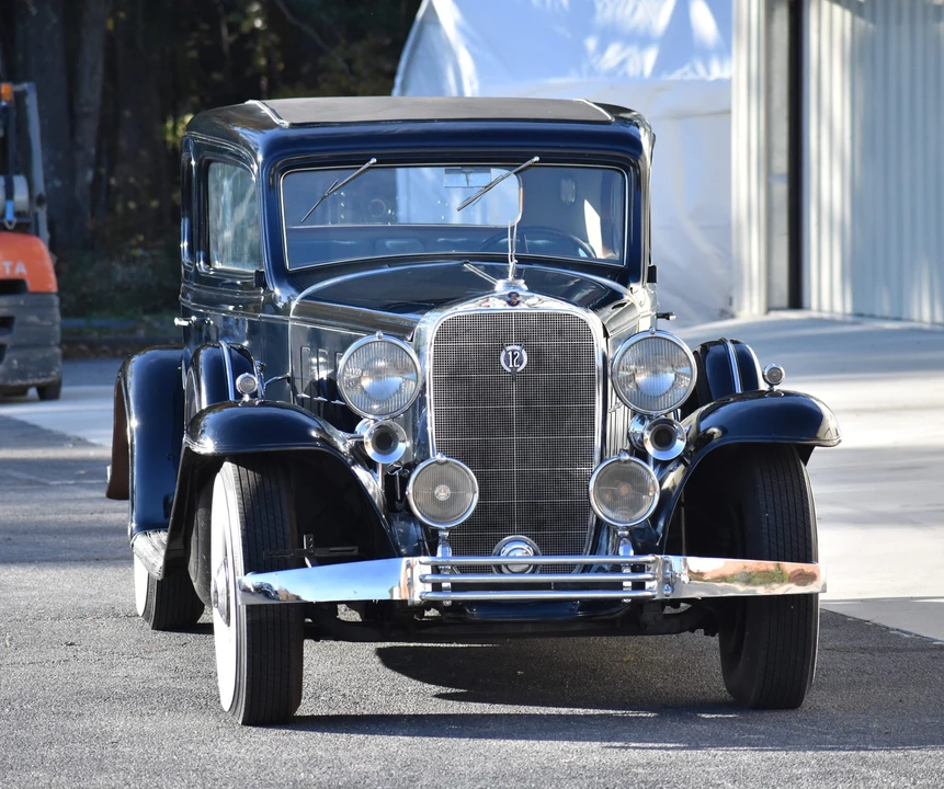 1932 Cadillac V-12 - Image 5 of 31