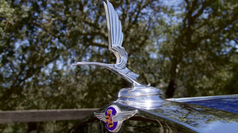 1932 Cadillac V-12 - Image 10 of 12