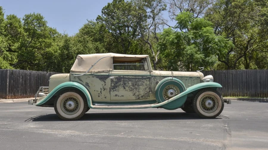 1932 Cadillac V-12 - Image 2 of 12