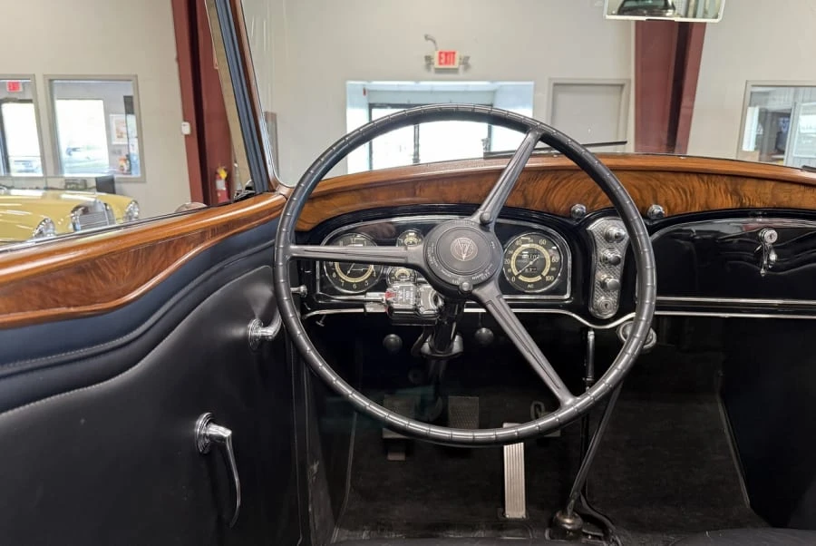 1932 Cadillac V-12 - Image 11 of 13