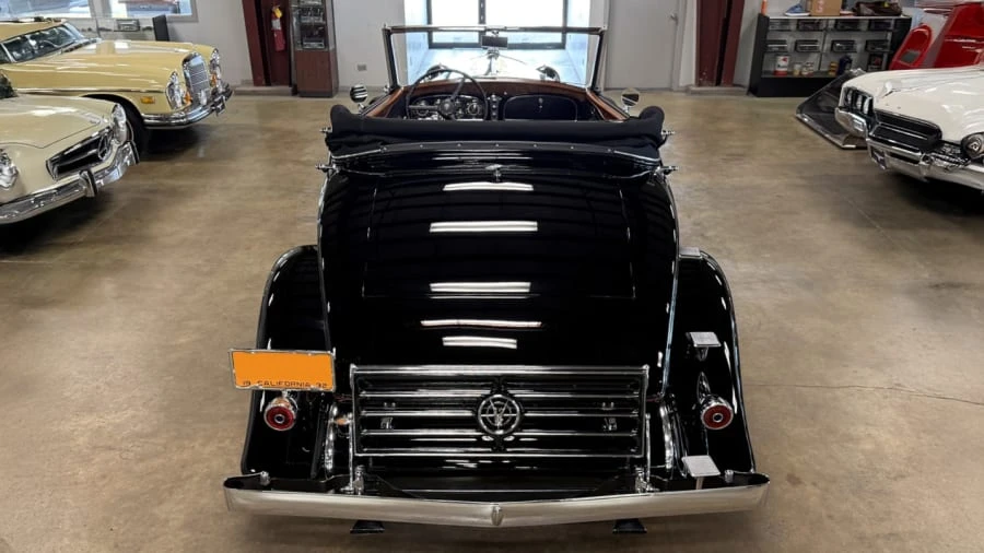 1932 Cadillac V-12 - Image 5 of 13
