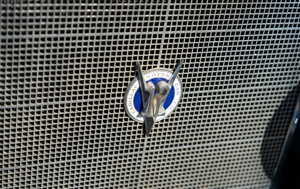 1932 Cadillac V-12 - Image 10 of 14