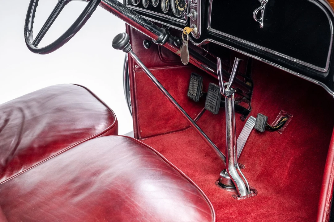 1932 Cadillac - Image 20 of 31