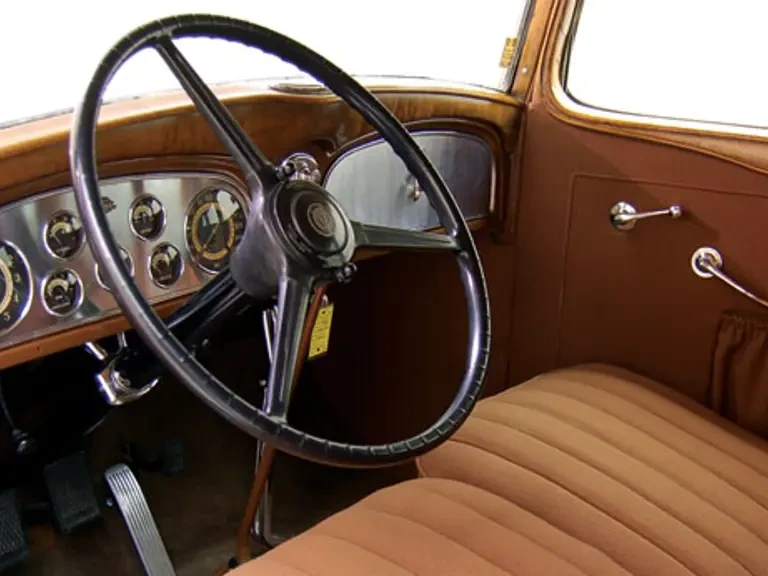 1932 Cadillac V-12 - Image 2 of 5