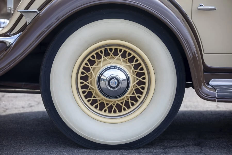 1932 Cadillac V-12 - Image 12 of 31