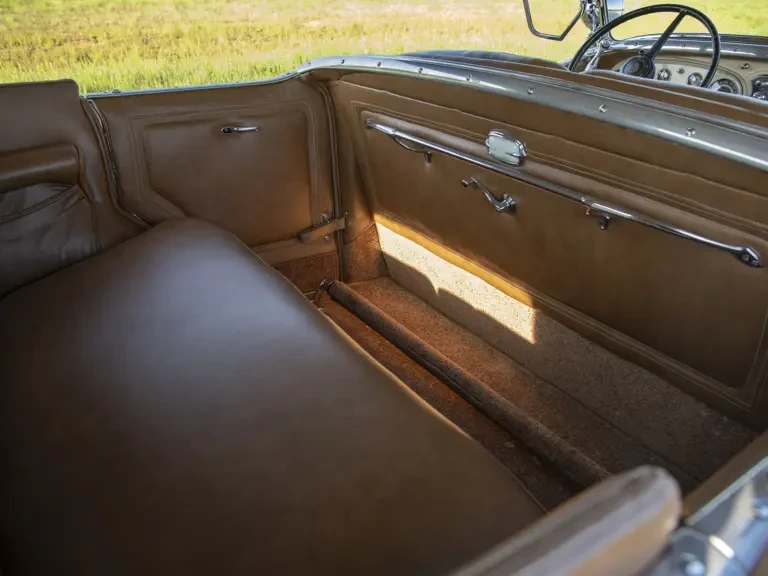 1932 Cadillac V-12 - Image 18 of 31