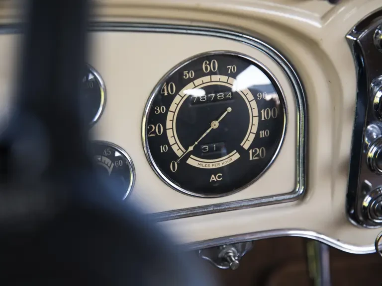 1932 Cadillac V-12 - Image 16 of 31