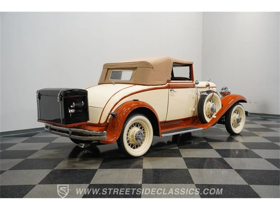 1932 Chrysler - Image 10 of 31