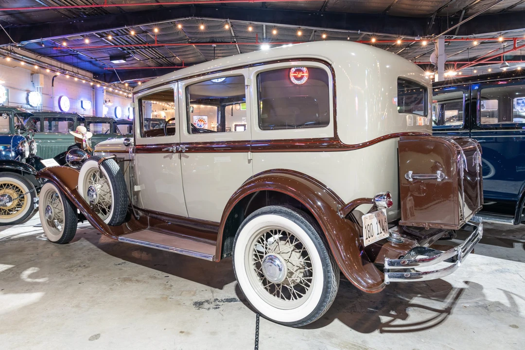 1932 Chrysler - Image 5 of 31