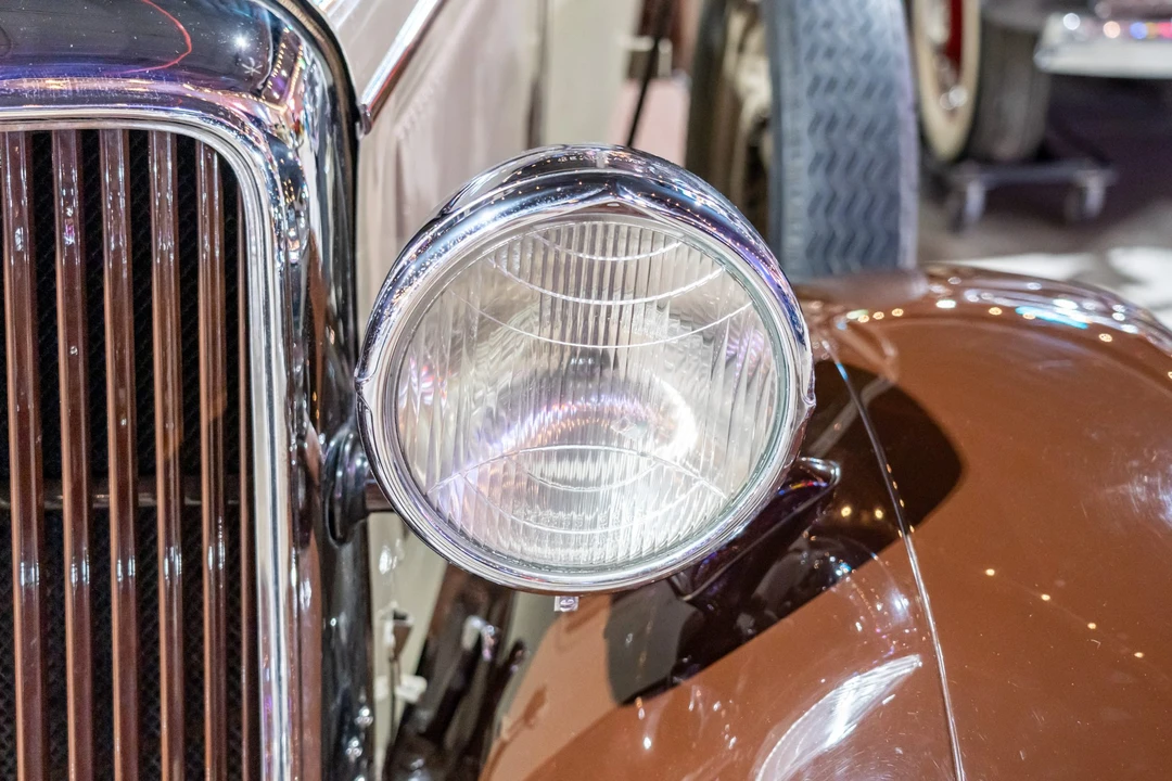 1932 Chrysler - Image 10 of 31
