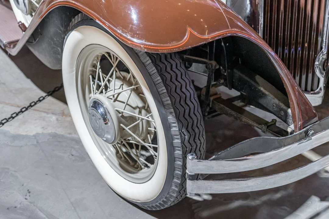 1932 Chrysler - Image 15 of 31