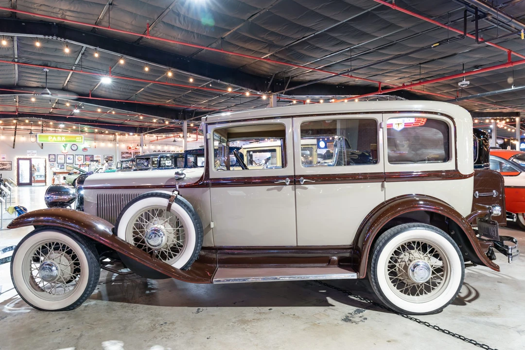 1932 Chrysler - Image 6 of 31