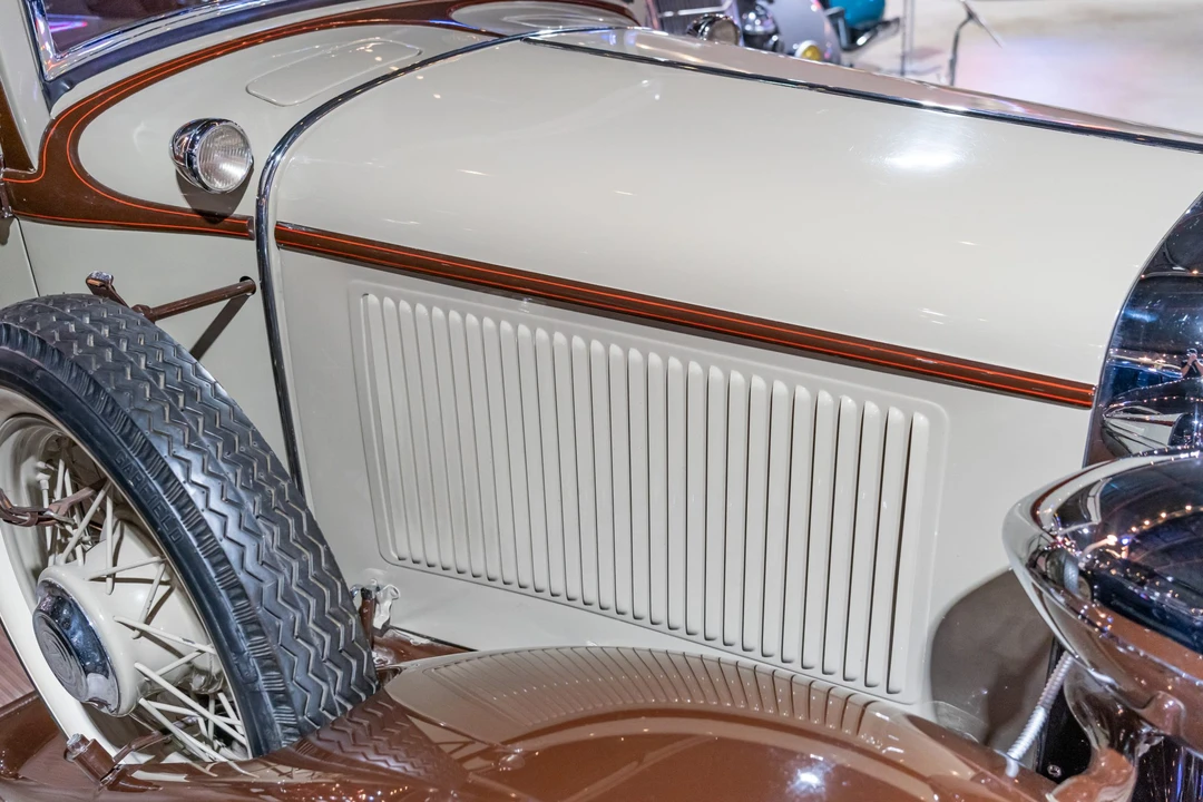 1932 Chrysler - Image 23 of 31