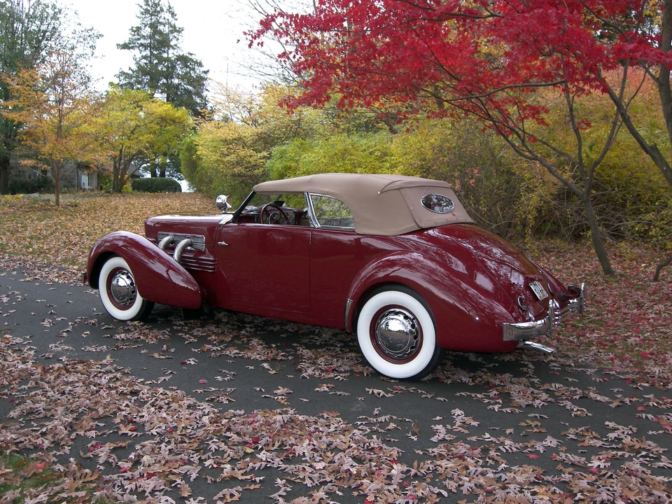 1932 Cord 810 & 812 - Image 2 of 7