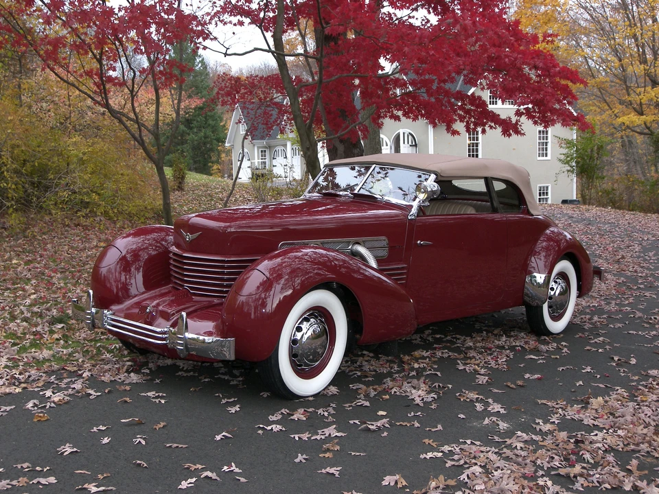 1932 Cord 810 & 812 - Image 7 of 7