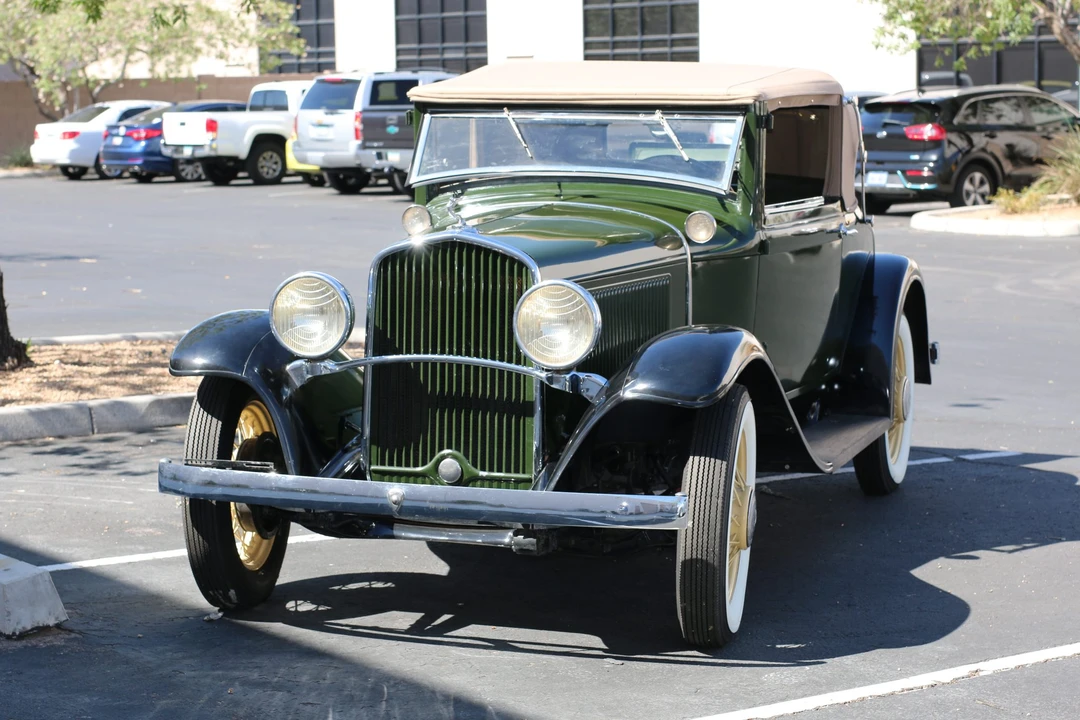 1932 DeSoto - Image 2 of 31