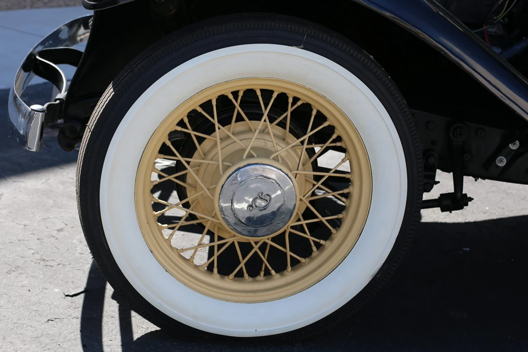 1932 DeSoto - Image 29 of 31