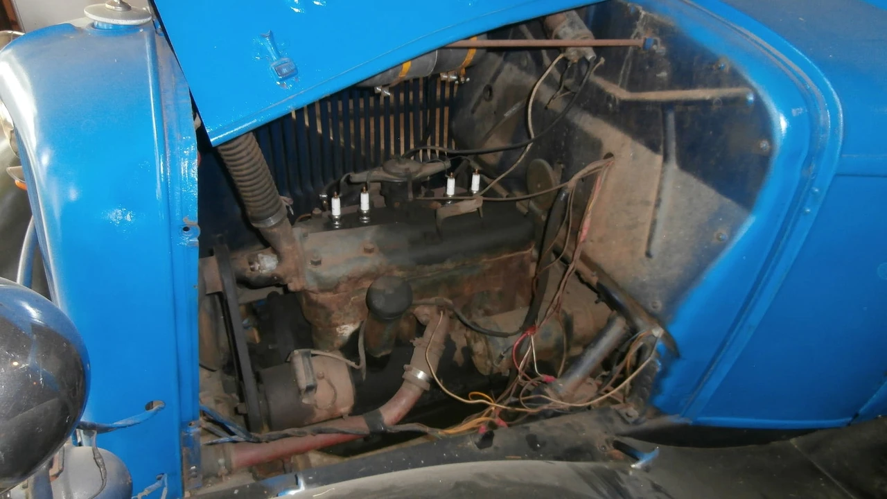 1932 Ford Model A Pickup & Model AA - Image 6 of 8