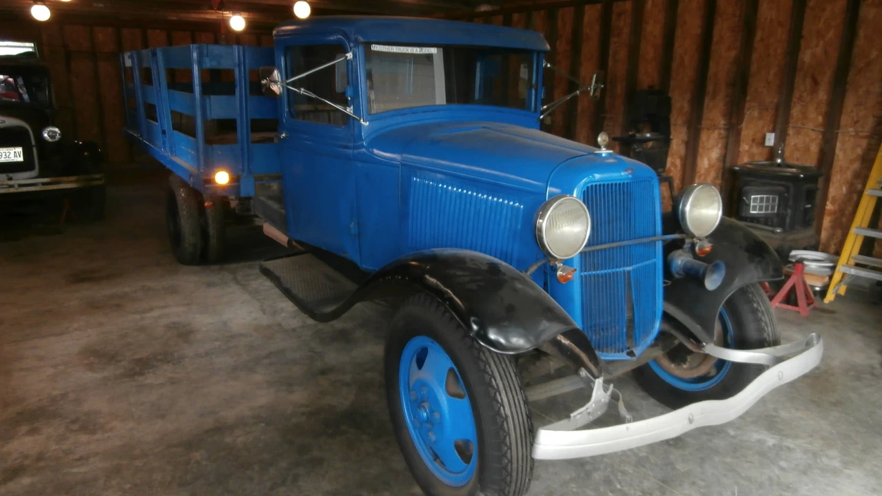 1932 Ford Model A Pickup & Model AA - Image 4 of 8