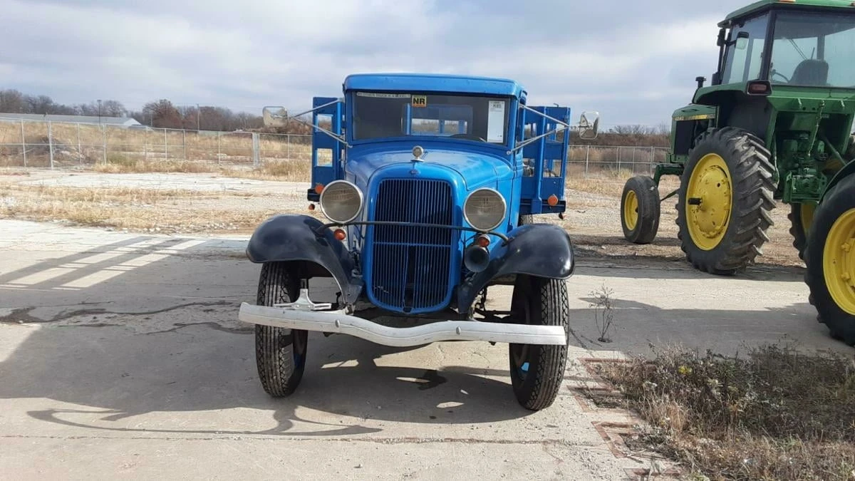 1932 Ford Model A Pickup & Model AA - Image 8 of 8