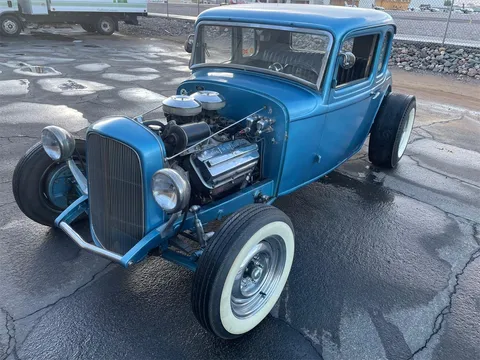 1932 Ford 5-Window Coupe
