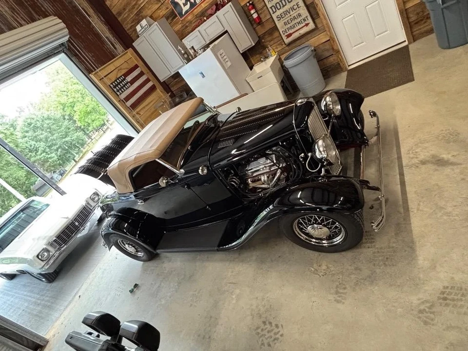 1932 Ford Model 18 & 40 - Image 15 of 21
