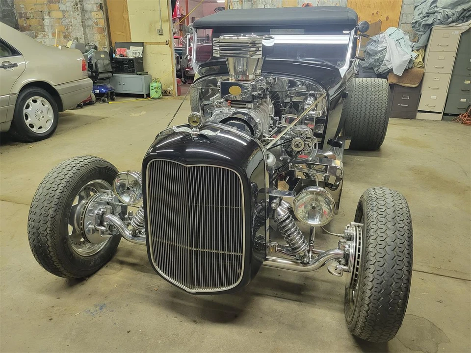 1932 Ford Model 18 & 40 - Image 15 of 23